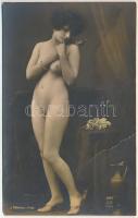 Erotikus meztelen hölgy / Erotic nude lady. J. Mandel Phot., A.N. Paris 224. (non PC) (fa)
