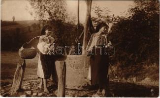 Román lányok a kútnál / Romanian folklore. A. Bellu "Cartea Romaneasca" (EK)