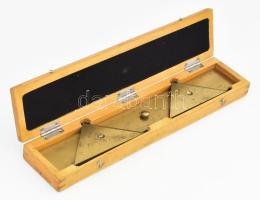 MOM térképészeti léptékvonalzó, 1:2000 öl/m, bronz, fa dobozában, h: 34,5 cm