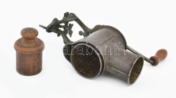 "Carmen" gyermekjáték diódaráló. Működőképes, használható, de eredetileg gyermekek számára készült magyar termék, indamintával díszített, fém, teljes! m: 22 cm