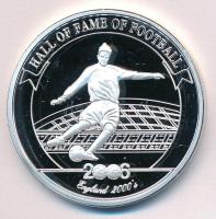 Uganda 2006. 2000Sh Ag "A labdarúgás halhatatlanjainak csarnoka - Anglia 2000-es évek / David Beckham" tanúsítvánnyal, bizonytalan ezüsttartalmú! T:PP ujjlenyomat, kis karc Uganda 2006. 2000 Shillings Ag "The Hall of Fame of Football - England 2000s / David Beckham" with certificate, uncertain silver content! C:PP fingerprints, small scratch