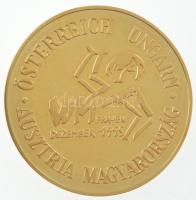 1995. "Ausztria - Magyarország - Österreich - Ungarn WM Frauen Dezember 1995 / International Handball Federation" tombak kézilabda sport emlékérem műanyag tokban, tanúsítvánnyal (42,5mm) T:PP