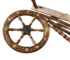 Antik rokka. Nemzeti színű színekkel festve, kopott, hiányos