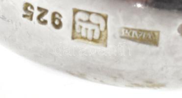 Ezüst(Ag) Péter Vladimir (1947-) által tervezett gyűrű ónixszal, jelzett (Wladis), méret: 57, bruttó...