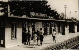 Balatonakarattya, vasútállomás. Képzőművészeti Alap