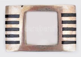 Ezüst(Ag) Jermakov Katalin (1969-) által tervezett szögletes gyűrű ében berakással, jelzett, méret: ...