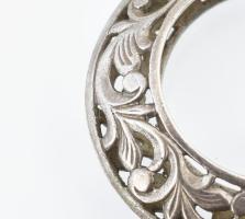 Ezüst(Ag) ornamentikus mintával díszített fülbevalópár, jelzett, d: 3 cm, nettó: 8,9 g