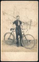 cca 1920-1940 Fiú kerékpárral, fotólap, kissé foltos, 13,5x8,5 cm