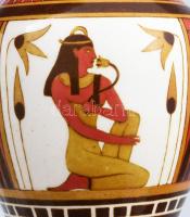 1924 Zsolnay egyiptizáló dekoros kisváza, a Tutanhamon sorozatból. Korongozott fehércserép, felületé...