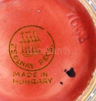 1924 Zsolnay egyiptizáló dekoros kisváza, a Tutanhamon sorozatból. Korongozott fehércserép, felületé...