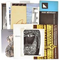 14 db vegyes kiállítási katalógus (festőművészek, keramikusok, szobrászok), közte több Gádor Magda katalógus