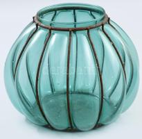 Hólyagos alakú üvegváza, fém szerelékkel, anyagában türkizzölden színezett üveg, címkével jelzett, fémszerelék korrodált, m: 16,5 cm