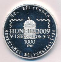 2009. &quot;HUNFILA 2009 Visegrád - 82. Bélyegnap - Nemzetközi Bélyegkiállítás / Visegrád ezer éve Európa közepén&quot; ezüstözött fém emlékérem, peremén &quot;033&quot; sorszámmal (42,5mm) T:PP