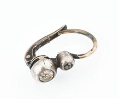 Arany (Au) 14k és ezüst (Ag) fülbevalópár, buton foglalt, régi csiszolású 0,1 ct, és 0,02 ct gyémánt...