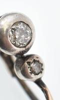 Arany (Au) 14k és ezüst (Ag) fülbevalópár, buton foglalt, régi csiszolású 0,1 ct, és 0,02 ct gyémánt...