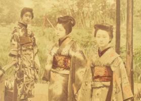 Felice Beato: Japán gésa fotója. cca 1900 Kabinetfotó számmal jelzett 29x23 cm