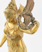 Niké istennő szobra. Bronz, márvány talapzaton, kopással, kezéből a kard hiányzik. M: 42 cm