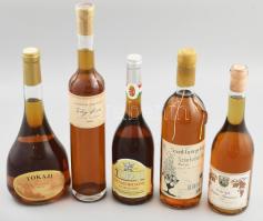 5 darab gyűjtői fehérbor: Tokaji száraz furmint 2010, Szent György-hegyi Szürkebarát 1997, Tokaji Szomorodni 2000, Tokaji Furmint 2001, Andrássy Pincészet Tokaji Cuvée 2005. Mind 0,5l, bontatlan