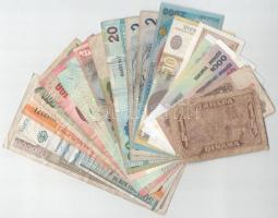 20db-os külföldi bankjegytétel, benne Jugoszlávia, Bulgária, Fehéroroszország, Thaiföld, Görögország...
