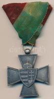 1940. &quot;Nemzetvédelmi Kereszt&quot; ezüstözött bronz kitüntetés eredeti, viseltes, elszineződött mellszalagon T:XF ph.  Hungary 1940. &quot;National Defense Cross&quot; silver plated bronze decoration on original, worn discolored ribbon C:XF edge error NMK 442.