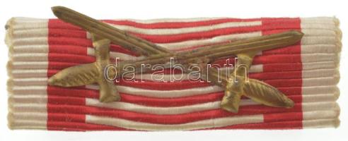 1917. "Károly Bronz Katonai Érdemérem a katonai érdemkereszt szalagján, kardokkal" kitüntetés mellszalagja T:AU NMK 327.