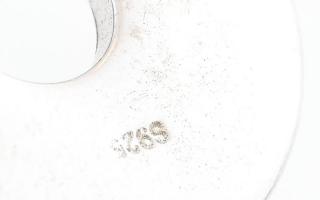 Ezüst(Ag) venezianer nyaklánc zománcozott medállal, jelzett, h: 44 cm, bruttó: 9,7 g