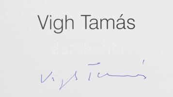 Vigh Tamás. A magyar szobrászat modern hagyománya 9. Magyar Képzőművészeti Egyetem, Bp., 2007. Kiadó...