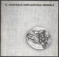 XI. Országos Kisplasztikai Biennálé. Pécs, 1989. Szerk.. Romváry Ferenc. Katalógus koncepció: Pinczehelyi Sándor. Pécs, 1989, Janus Pannonius Múzeum. Kiadói papírkötés, fekete-fehér fotókkal, többek közt Barabás Márton, Csiky Tibor, El Kazovszkij, Schrammel Imre alkotásainak reprodukcióival illusztrálva.