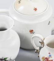12 darabos matricás porcelán tétel, zömmel Zsolnay, közte érdekes darabokkal, kiöntő, cukortartó, cs...