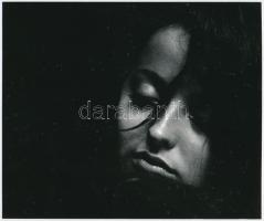 cca 1973 Fejér Gábor feliratozott, vintage felvétele (portré), ezüst zselatinos fotópapíron, 18x21,5 cm
