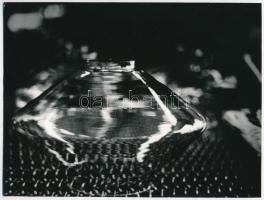 cca 1975 Somogyi Ferenc kőbányai fotóművész feliratozott, vintage fotóművészeti alkotása (Hőkezelés), ezüst zselatinos fotópapíron, feliratozva, 18x23,8 cm