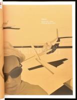 Hegyi Lóránd: Fehér. Képek 2001-2004. Paintings 2001-2004. Ford.: Szöllősi Judit. Bp., 2005, KOGART....