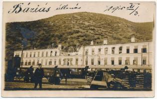 1915 Báziás, leégett és szétlőtt vasútállomás az első világháborúban, MÁV vonatszerelvény / WWI military, burnt down and destroyed railway station, train. photo (Rb)