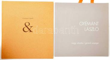 Gyémánt László, 2 db katalógus, egyik dedikált, másik autográf feliratával: Gyémánt László. Nagy utazás / grand voyage. Gyémánt László (1935-) Kossuth-díjas festőművész által DEDIKÁLT Haraszty István (1934-2022) szobrász, festőművésznek, "Édeskének". Bp., 2009, Társalgó Galéria. Kiadói papírkötés. + Gyémánt László. "Társalgó" Galéria. Bp., 2003, k.n.. Gyémánt László képeivel gazdagon illusztrált kiállítási katalógus. Kiadói papírkötés. Hozzá tartozik a kiállítás meghívója, Gyémánt László nyomtatott aláírásával és autográf feliratával.