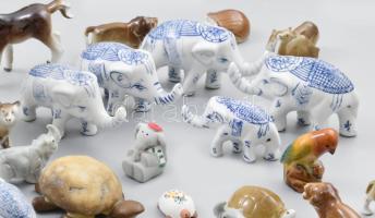 35 darabos porcelán állatfigura gyűjtemény, jó állapotban, zömmel m: 3-5 cm