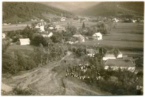 Dobolló, Dobersdorf, Dobarlau (Kovászna, Covasna); román néptánc, ünnepség, templom / Romanian folk dance, festival, church. L. Vetési photo