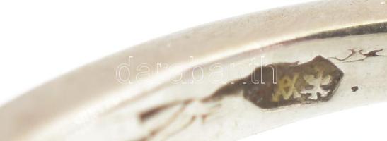 Arany (Au) 14K gyűrű apró gyémántokkal, gyönggyel, jelzett, méret: 52, bruttó: 1,6 g