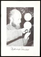 Csutoros Sándor. Összeáll.: Verda Andrea. hn.,én., nyn. Csutoros Sándor (1942 - 1989) kiállítási katalógusa. Gazdag képanyaggal illusztrált. Benne Keserü Katalin, Szemadám György, Don Péter, és Erdélyi Miklós írásaival. Kiadói papírkötés.