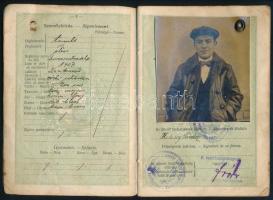 1925 A Magyar Királyság fényképes útlevele, benne bélyegzésekkel