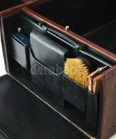 Keller Mór antik utazótáska, oldalában lapokra fazettált üvegekből álló piperekészlet, ezüst (Ag) sz...