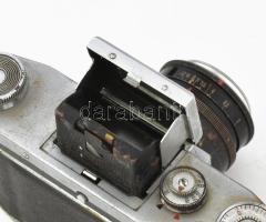 1949 Praktica FX fényképezőgép, kopott, használt állapotban, bőr tokjában