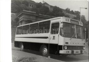 5db fekete-fehér kép autókról és buszokról / 5 pieces of black and white foto from cars and buses