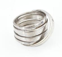 Arany (Au) 14K gyűrű 0,02 ct gyémánttal, jelzett, méret: 50, bruttó: 8,9 g