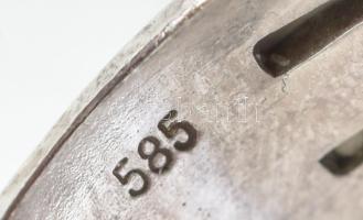 Arany (Au) 14K gyűrű 0,02 ct gyémánttal, jelzett, méret: 50, bruttó: 8,9 g