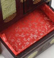 Kínai ékszeres szekrény, réz veretekkel és faragott jáde(?) berakásokkal, hiányokkal, pótlásokkal. A...