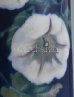 1900 Bernard Bloch váza. Ovális alapforma, futóvirág mintával, jelzéssel, talpánál pattanásokkal, m:...