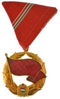 1957. "A Munka Vörös Zászló Érdemrendje" aranyozott, zománcozott bronz kitüntetés mellszalagon T:XF zománchiba / Hungary 1957. "Red Flag Order of Labour" gold-plated enamelled bronze decoration on ribbon C:XF enamel error NMK 596.