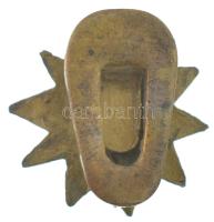 1946. A Magyar Szabadság Érdemrend ezüst fokozatának miniatűr gomblyuk jelvénye, Kossuth Lajos arcké...