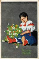 1923 Kellemes húsvéti ünnepeket / Easter greeting art postcard with lady and flowers, Hungarian folklore. R.J.E. s: Kolozsvári Zs. (szakadás / tear)