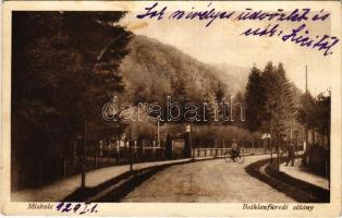 1929 Miskolc, Bethlenfüredi sétány, kerékpár. Móriczné N. Lenke felvétele (fl)